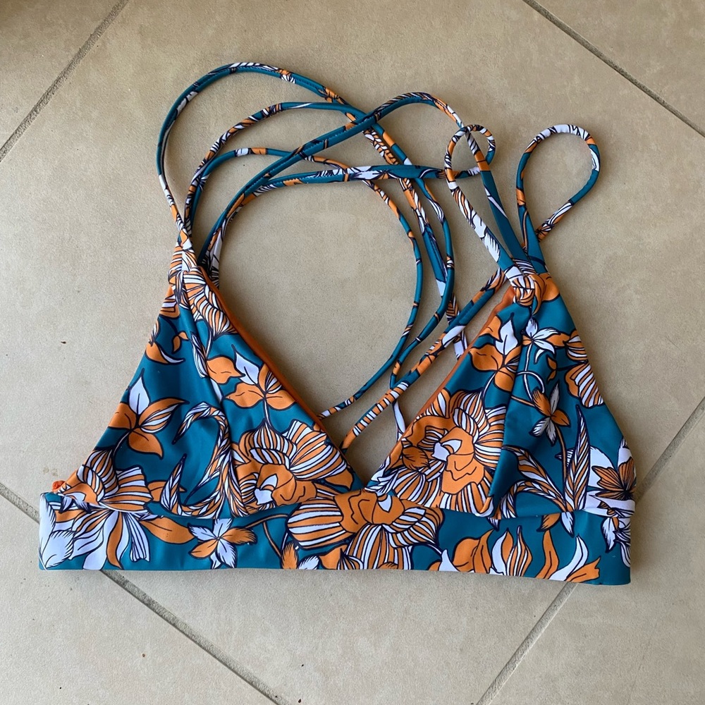 Kunlani Kinis triangle cross back top size small blue and orange floral